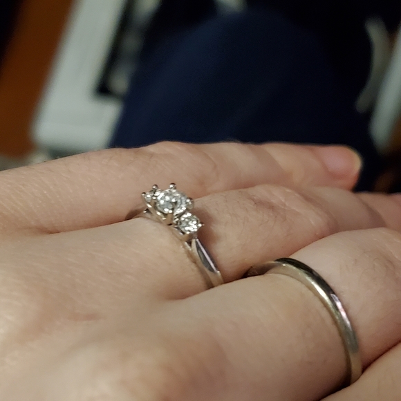 Canadian diamond engagement ring 14k - Picture 4 of 9